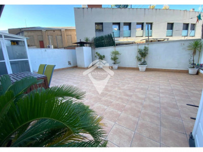 ESPECTACULAR VIVIENDA CON PATIO 60 M2 HOSTAFRANCS-SABADELL