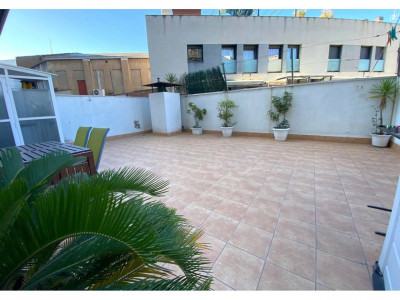 ESPECTACULAR VIVIENDA CON PATIO 60 M2 HOSTAFRANCS-SABADELL