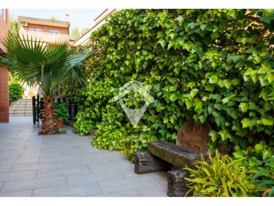 FANTASTICA CASA CANTONERA EN VENTA EN EL CENTRO DE SANT QUIRZE DEL VALLES CON PISCINA Y GARAJE