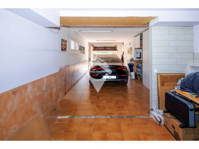 FANTASTICA CASA CANTONERA EN VENTA EN EL CENTRO DE SANT QUIRZE DEL VALLES CON PISCINA Y GARAJE