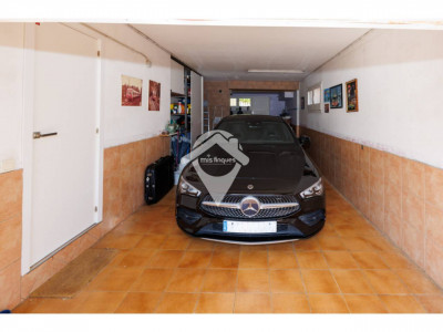 FANTASTICA CASA CANTONERA EN VENTA EN EL CENTRO DE SANT QUIRZE DEL VALLES CON PISCINA Y GARAJE