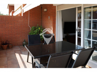 FANTASTICA CASA CANTONERA EN VENTA EN EL CENTRO DE SANT QUIRZE DEL VALLES CON PISCINA Y GARAJE