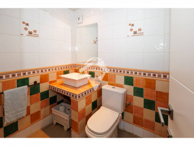 FANTASTICA CASA CANTONERA EN VENTA EN EL CENTRO DE SANT QUIRZE DEL VALLES CON PISCINA Y GARAJE