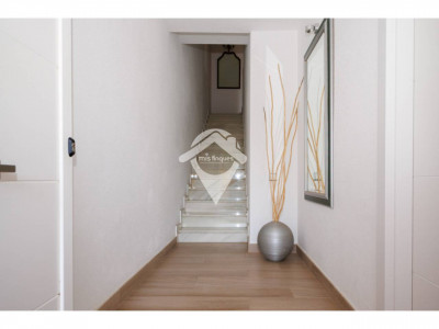 FANTASTICA CASA CANTONERA EN VENTA EN EL CENTRO DE SANT QUIRZE DEL VALLES CON PISCINA Y GARAJE