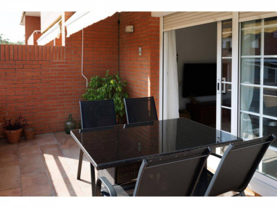 FANTASTICA CASA CANTONERA EN VENTA EN EL CENTRO DE SANT QUIRZE DEL VALLES CON PISCINA Y GARAJE