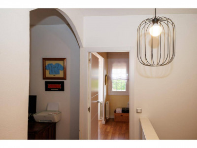 FANTASTICA CASA CANTONERA EN VENTA EN EL CENTRO DE SANT QUIRZE DEL VALLES CON PISCINA Y GARAJE