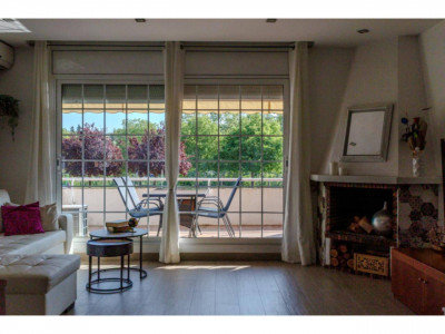 FANTASTICA CASA CANTONERA EN VENTA EN EL CENTRO DE SANT QUIRZE DEL VALLES CON PISCINA Y GARAJE