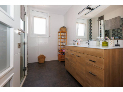 FANTASTICA CASA CANTONERA EN VENTA EN EL CENTRO DE SANT QUIRZE DEL VALLES CON PISCINA Y GARAJE