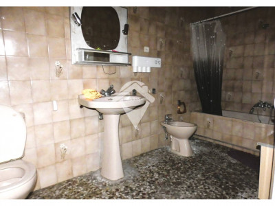 FANTASTICA CASA CON DOS VIVIENDAS INDEPENDIENTES Y GRAN GARAJE EN TERRASSA