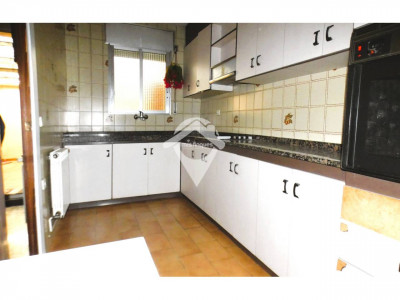 FANTASTICA CASA CON DOS VIVIENDAS INDEPENDIENTES Y GRAN GARAJE EN TERRASSA