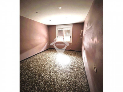 FANTASTICA CASA CON DOS VIVIENDAS INDEPENDIENTES Y GRAN GARAJE EN TERRASSA