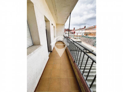 FANTASTICA CASA CON DOS VIVIENDAS INDEPENDIENTES Y GRAN GARAJE EN TERRASSA