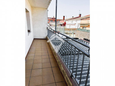 FANTASTICA CASA CON DOS VIVIENDAS INDEPENDIENTES Y GRAN GARAJE EN TERRASSA