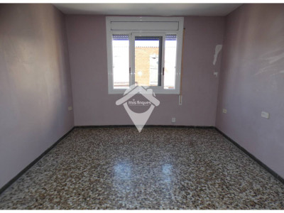 FANTASTICA CASA CON DOS VIVIENDAS INDEPENDIENTES Y GRAN GARAJE EN TERRASSA
