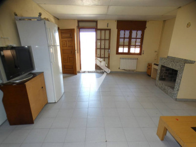 FANTASTICA CASA CON DOS VIVIENDAS INDEPENDIENTES Y GRAN GARAJE EN TERRASSA