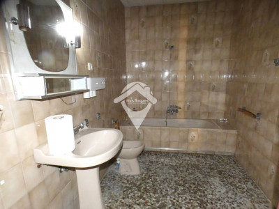 FANTASTICA CASA CON DOS VIVIENDAS INDEPENDIENTES Y GRAN GARAJE EN TERRASSA