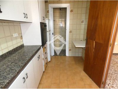 FANTASTICA CASA CON DOS VIVIENDAS INDEPENDIENTES Y GRAN GARAJE EN TERRASSA