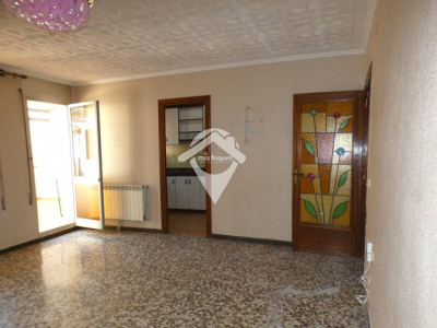 FANTASTICA CASA CON DOS VIVIENDAS INDEPENDIENTES Y GRAN GARAJE EN TERRASSA