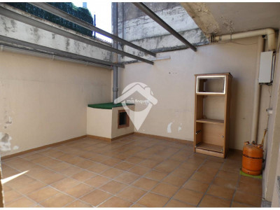 FANTASTICA CASA CON DOS VIVIENDAS INDEPENDIENTES Y GRAN GARAJE EN TERRASSA