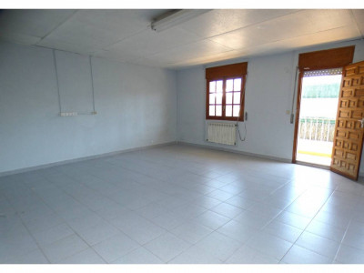 FANTASTICA CASA CON DOS VIVIENDAS INDEPENDIENTES Y GRAN GARAJE EN TERRASSA