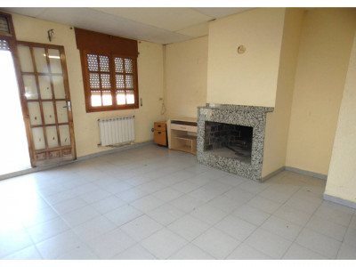 FANTASTICA CASA CON DOS VIVIENDAS INDEPENDIENTES Y GRAN GARAJE EN TERRASSA