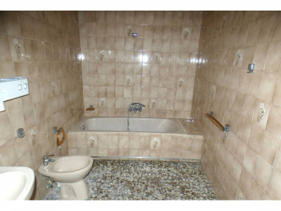 FANTASTICA CASA CON DOS VIVIENDAS INDEPENDIENTES Y GRAN GARAJE EN TERRASSA