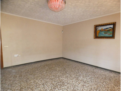 FANTASTICA CASA CON DOS VIVIENDAS INDEPENDIENTES Y GRAN GARAJE EN TERRASSA