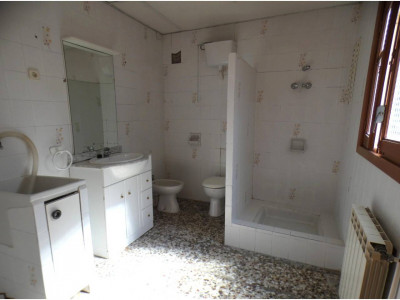 FANTASTICA CASA CON DOS VIVIENDAS INDEPENDIENTES Y GRAN GARAJE EN TERRASSA