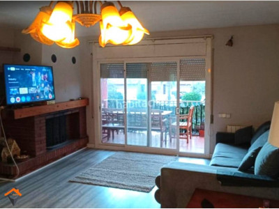 Fantástica casa con enorme garaje en Castellar del Vallès – Lista para entrar a vivir!!!