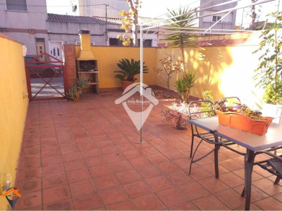 FANTASTICA CASA CON PATIO, TERRAZA Y GARAJE CA N'ORIAC-SABADELL