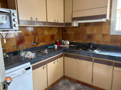 FANTASTICA CASA EN ZONA TRANQUILA CON GARAJE DE 140M2, TERRAZA 50M2 Y PATIO!!!