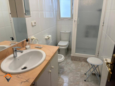 FANTASTICA CASA EN ZONA TRANQUILA CON GARAJE DE 140M2, TERRAZA 50M2 Y PATIO!!!