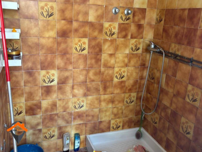 FANTASTICA CASA EN ZONA TRANQUILA CON GARAJE DE 140M2, TERRAZA 50M2 Y PATIO!!!