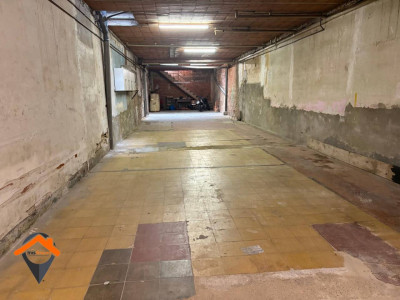 FANTASTICA CASA EN ZONA TRANQUILA CON GARAJE DE 140M2, TERRAZA 50M2 Y PATIO!!!