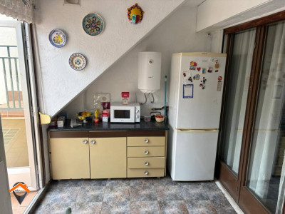 FANTASTICA CASA EN ZONA TRANQUILA CON GARAJE DE 140M2, TERRAZA 50M2 Y PATIO!!!