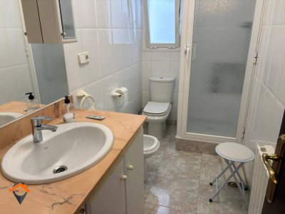 FANTASTICA CASA EN ZONA TRANQUILA CON GARAJE DE 140M2, TERRAZA 50M2 Y PATIO!!!