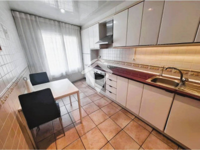 FANTASTICA CASA SOLEADA CON PISCINA Y JARDIN