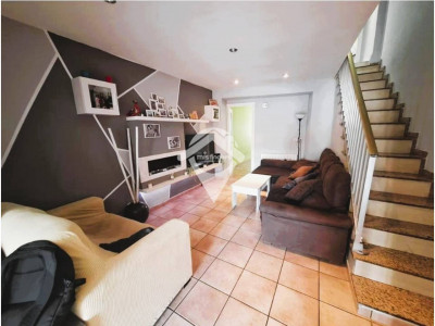 FANTASTICA CASA SOLEADA CON PISCINA Y JARDIN