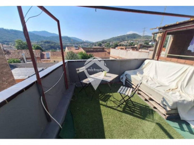 FANTASTICA CASA SOLEADA CON PISCINA Y JARDIN