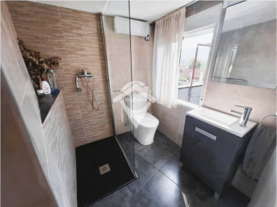 FANTASTICA CASA SOLEADA CON PISCINA Y JARDIN