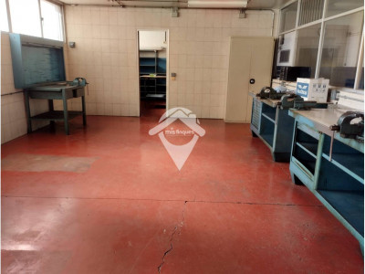 FANTASTICA NAVE CON PATIO DE 500 m2  EN ALQUILER EN SANT QUIRZE DEL VALLES