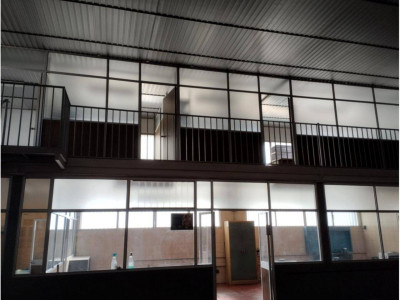 FANTASTICA NAVE CON PATIO DE 500 M2 EN ALQUILER EN SANT QUIRZE DEL VALLES