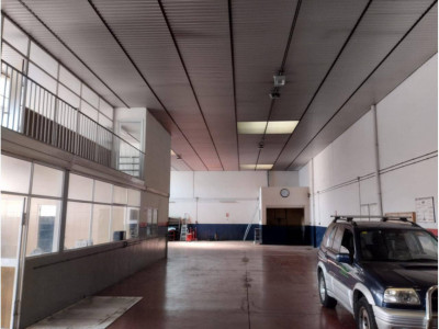 FANTASTICA NAVE CON PATIO DE 500 M2 EN ALQUILER EN SANT QUIRZE DEL VALLES