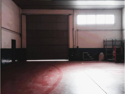 FANTASTICA NAVE CON PATIO DE 500 M2 EN ALQUILER EN SANT QUIRZE DEL VALLES