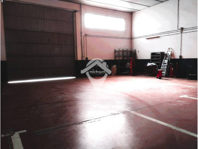 FANTASTICA NAVE CON PATIO DE 500 m2  EN ALQUILER EN SANT QUIRZE DEL VALLES