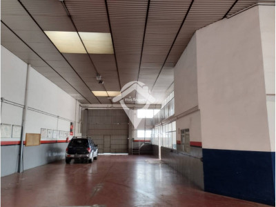 FANTASTICA NAVE CON PATIO DE 500 m2  EN ALQUILER EN SANT QUIRZE DEL VALLES