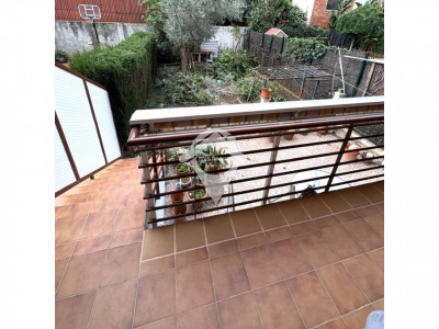 FANTASTICA PLANTA BAJA CON JARDIN EN MAS DURAN