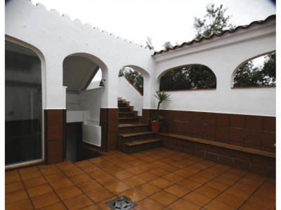 FANTASTICA PLANTA BAJA REFORMADA CON PATIO Y TERRAZA CENTRO SANT QUIRZE