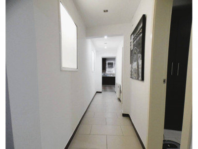 FANTASTICA PLANTA BAJA REFORMADA CON PATIO Y TERRAZA CENTRO SANT QUIRZE