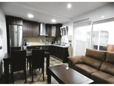 FANTASTICA PLANTA BAJA REFORMADA CON PATIO Y TERRAZA CENTRO SANT QUIRZE